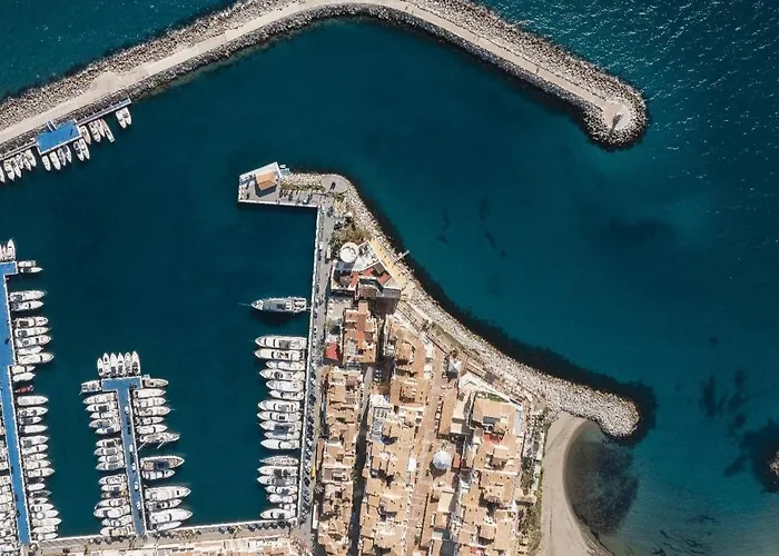 Sea Front In Puerto Banus アパート
