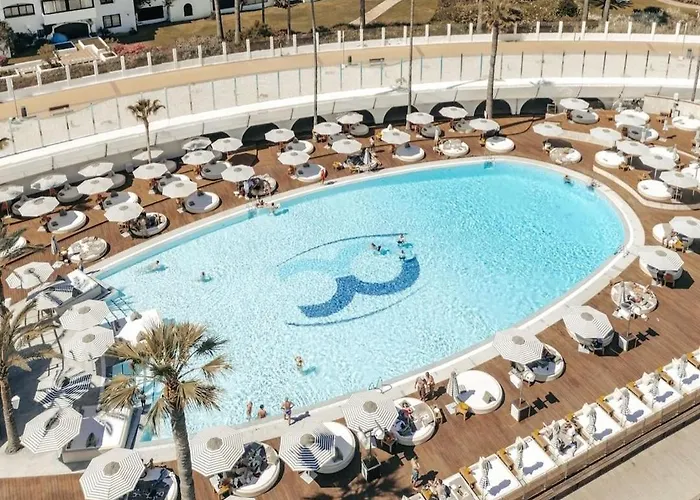 Apartment Sea Front In Puerto Banus *